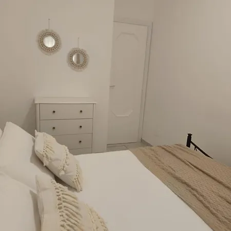 Alma House * ליפארי